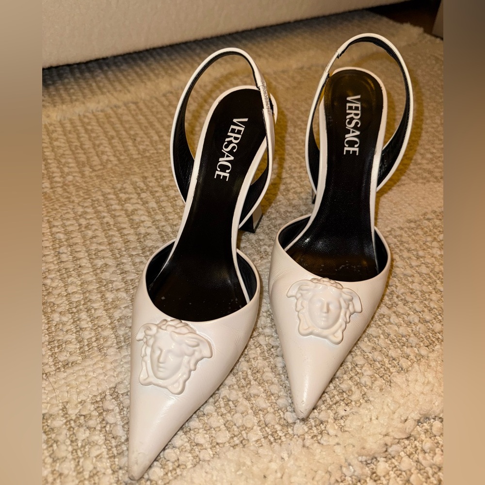 Versace La Medusa  slingback pumps size 39:US8